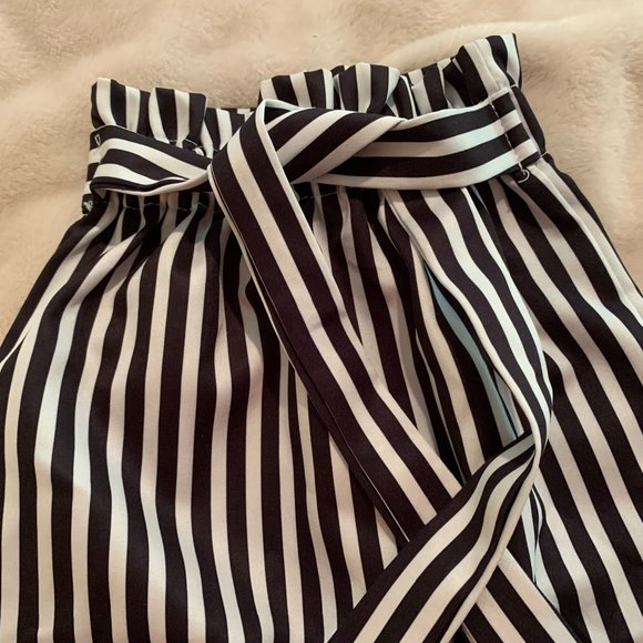 Black and Grayish/Ivory Paper Bag Waist Pants - Picture 3 of 15